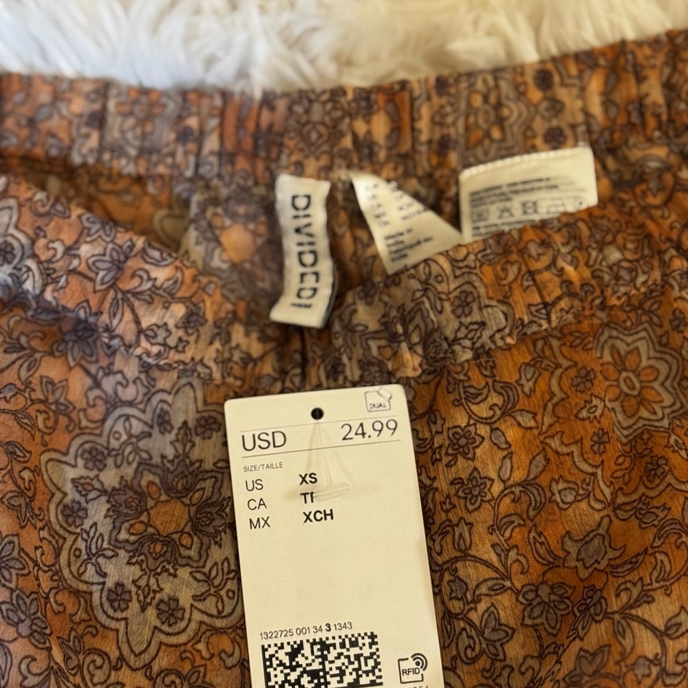 Dreamy Floral Harem Pants in Dusty Rose - Picture 7 of 8